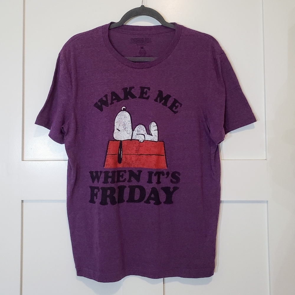 Peanuts Snoopy WAKE ME WHEN ITS FRIDAY T Shirt Short Sleeve Purple Medium